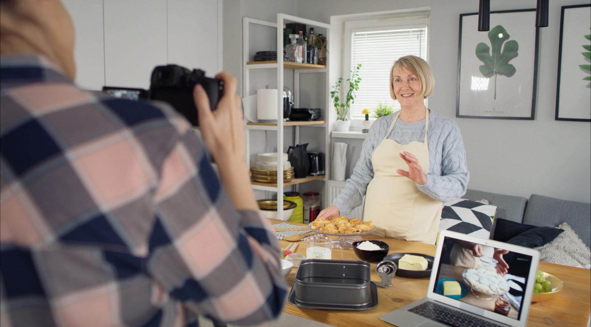 Video Production & Editing Casual lifestyle blogger creating content from home, showcasing social media for small businesses and home-based influencers.